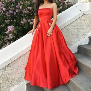 Sherri Hill prom dress